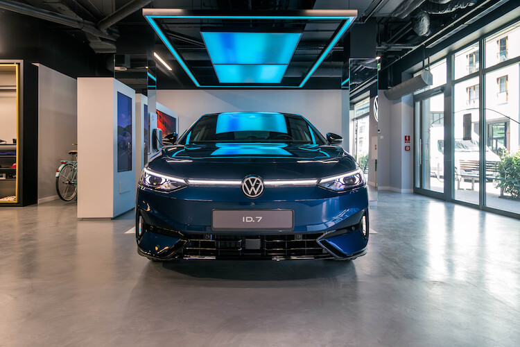 ID.7 po raz pierwszy w Polsce: elektryczna limuzyna premierowo w Volkswagen Home w Warszawie